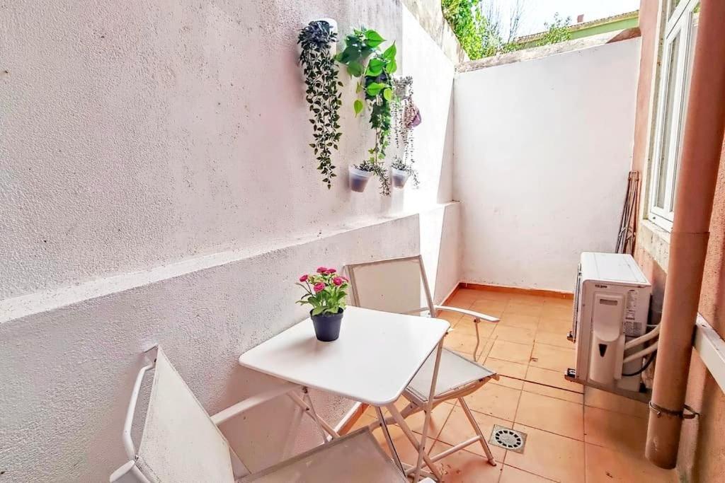 Sapadores - 2 Bedrooms Apartment Lisbon Boho Chic Екстер'єр фото